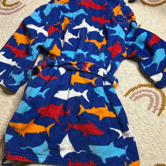 Shark print robe kids size XS 3/4 hood tie waist pool/beach/bath time - Picture 7 of 7